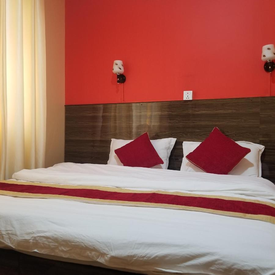 Vista City Hostel Катманду Екстериор снимка